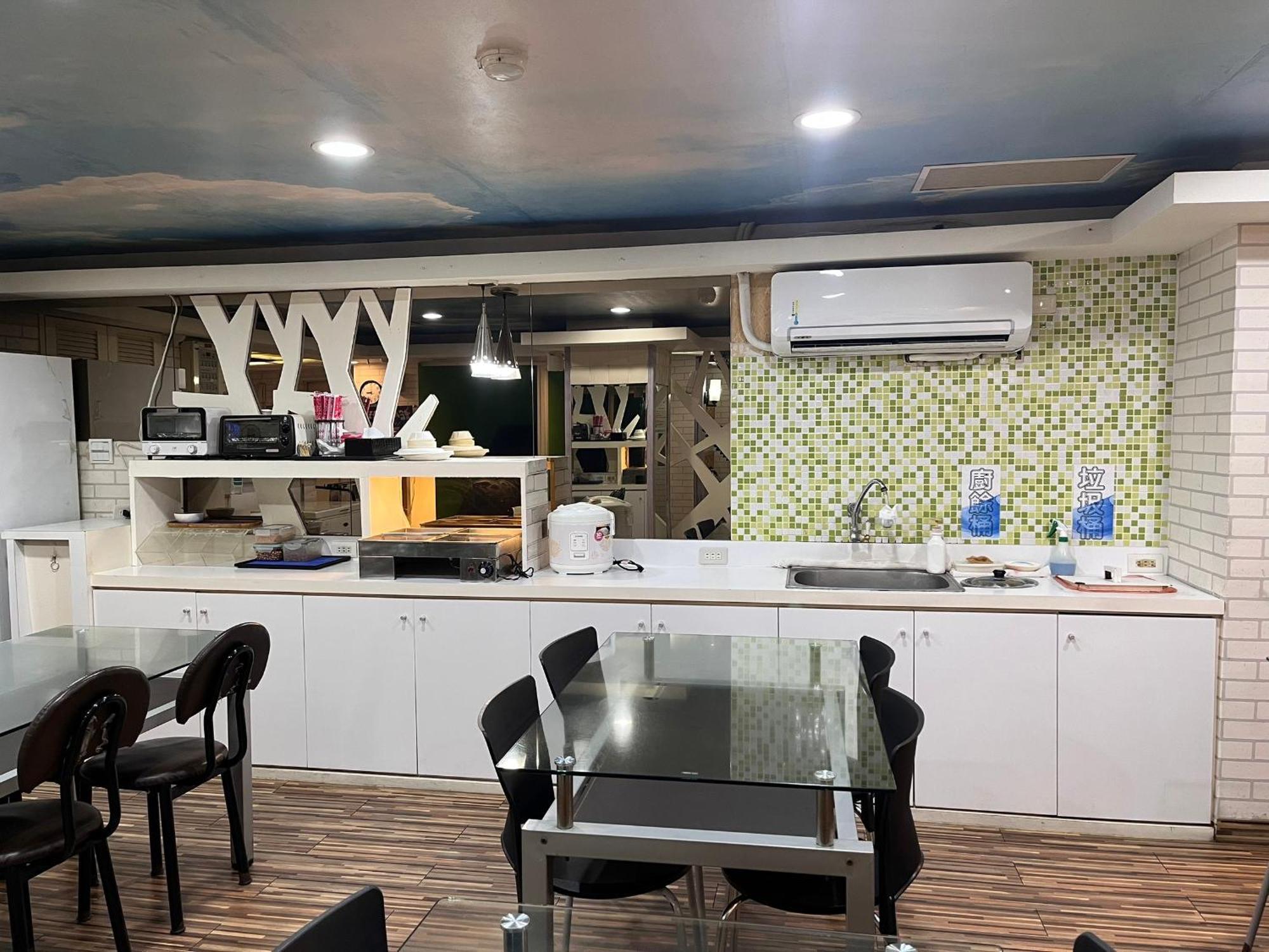 Bin Chen Business Hotel Hsinchu Esterno foto